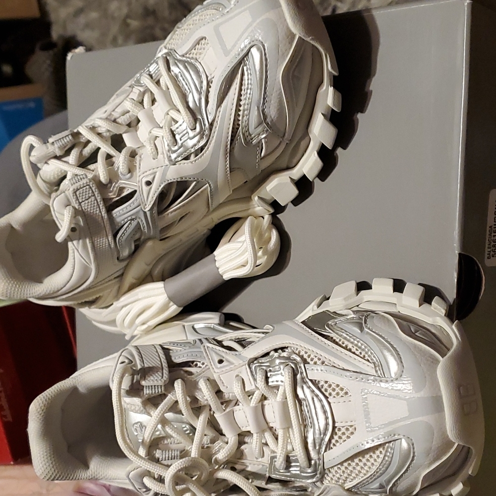 Women Balenciaga